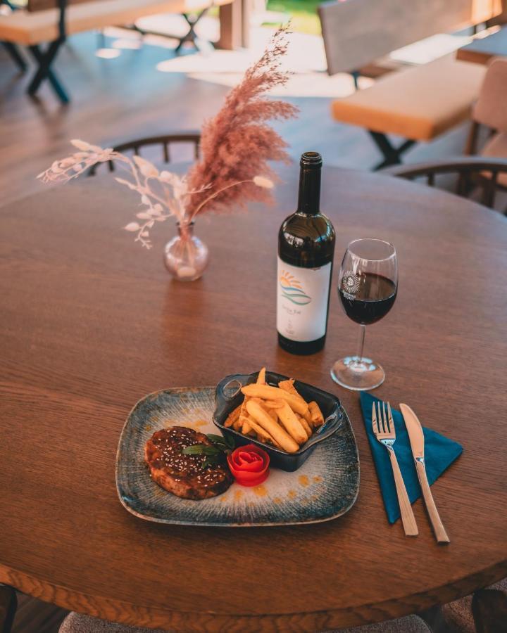 Delta Est Hotel & Restaurant Sulina Eksteriør billede